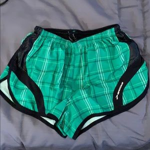 Brooks 2.5” inseam running shorts